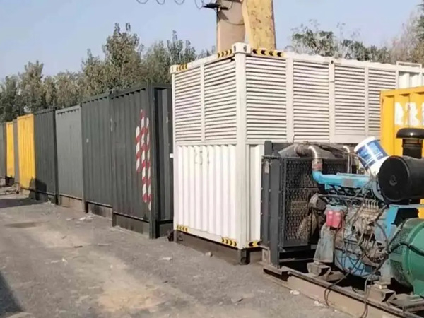 西平200KW柴油发电机机组每小时油耗是多少?